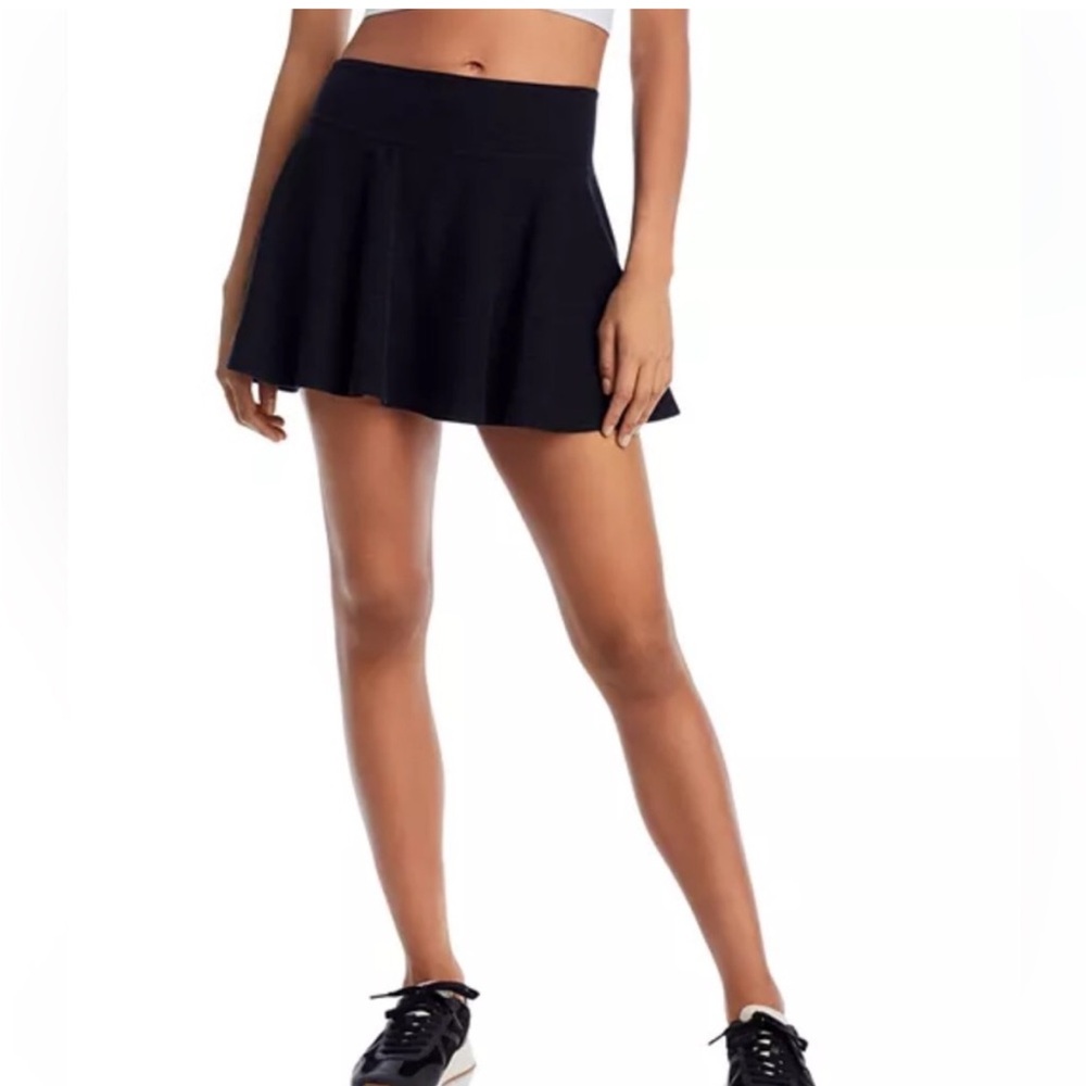 Beyond Yoga Spacedye Hot Shot Circle Skort EUC Size S Darkest Night